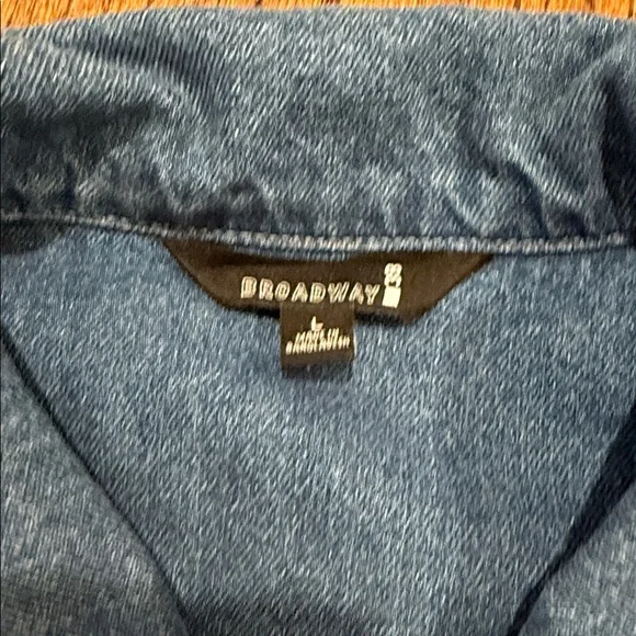 Embellished cropped Denim Jacket, raw hem. Rhinestones - Picture 8 of 10